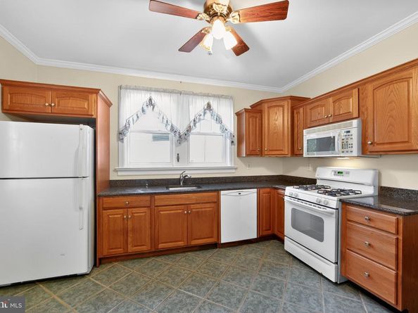 253 E 10TH Avenue, Conshohocken PA 19428