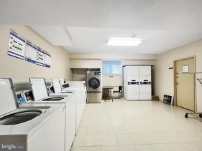 4390 Lorcom Lane 512, Arlington VA 22207