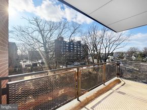 4390 Lorcom Lane 512, Arlington VA 22207