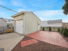 1212 Leiper Street, Crum Lynne PA 19022