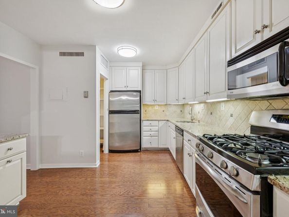 4100 Cathedral Avenue NW 406, Washington DC 20016