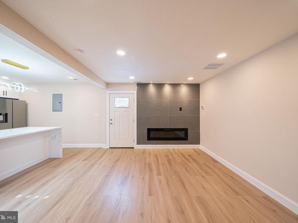 9328 Academy Road, Philadelphia PA 19114