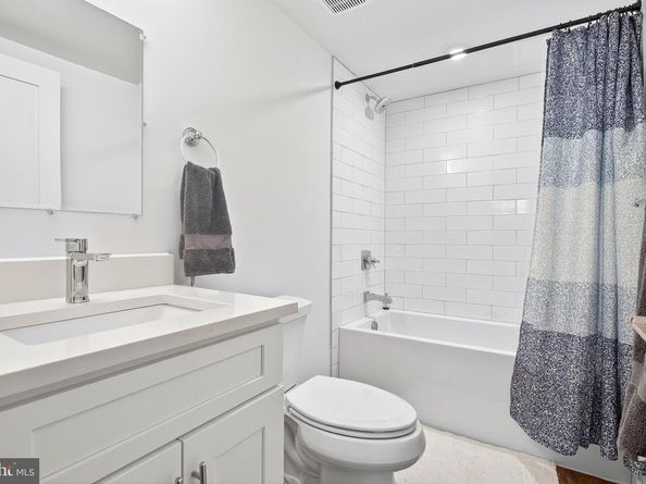 7019 Pipers Glen Way, Philadelphia PA 19119