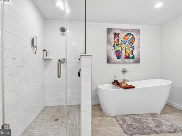 7019 Pipers Glen Way, Philadelphia PA 19119