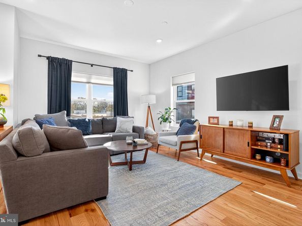 7019 Pipers Glen Way, Philadelphia PA 19119