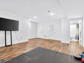 7019 Pipers Glen Way, Philadelphia PA 19119