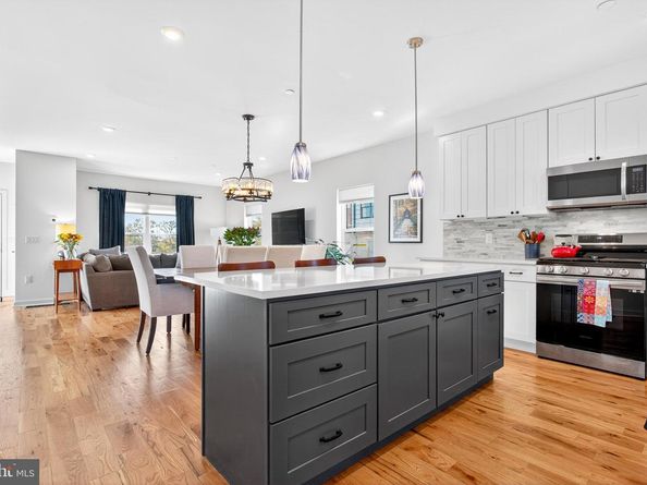 7019 Pipers Glen Way, Philadelphia PA 19119