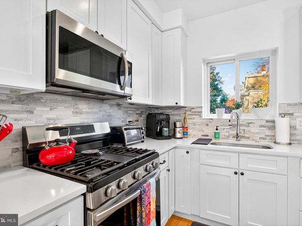 7019 Pipers Glen Way, Philadelphia PA 19119