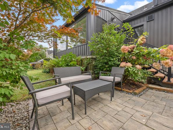 421 Parkview Drive, Wynnewood PA 19096