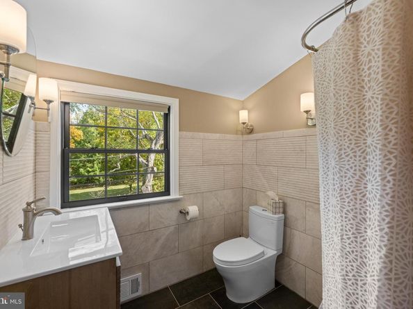 421 Parkview Drive, Wynnewood PA 19096