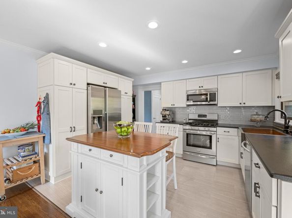 421 Parkview Drive, Wynnewood PA 19096
