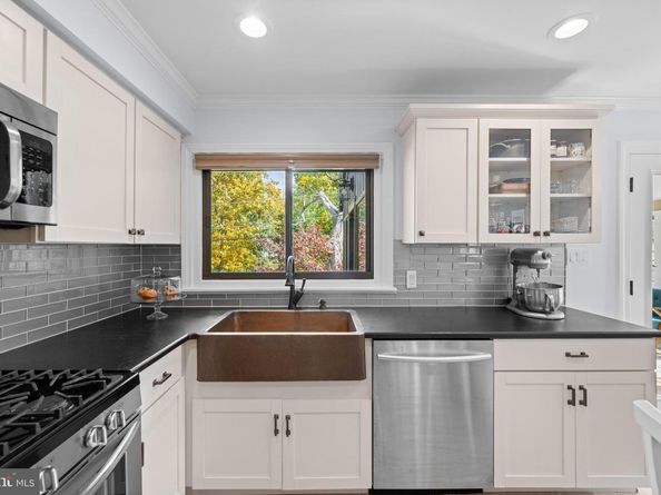 421 Parkview Drive, Wynnewood PA 19096
