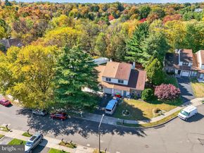 8 Barrel Stave Circle, Horsham PA 19044