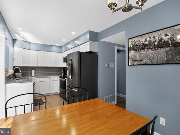 8 Barrel Stave Circle, Horsham PA 19044