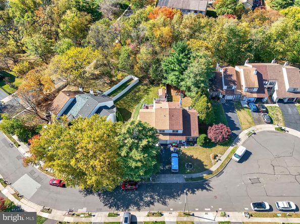 8 Barrel Stave Circle, Horsham PA 19044