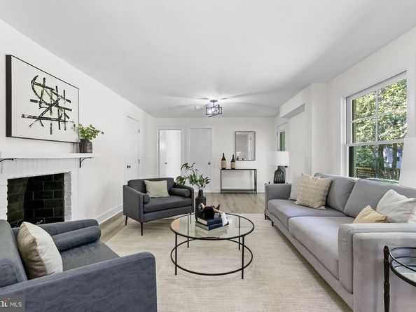 6353 Crosswoods Drive, Falls Church VA 22044