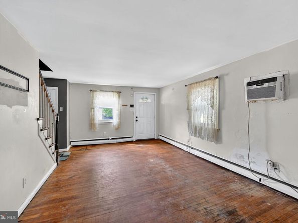 539 Pershing, Collingdale PA 19023
