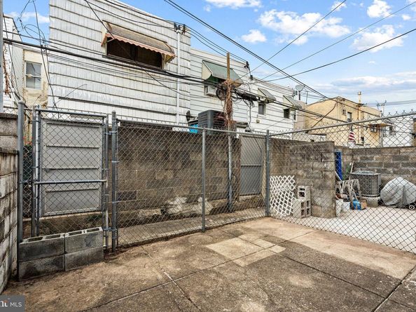 1019 Daly Street, Philadelphia PA 19148