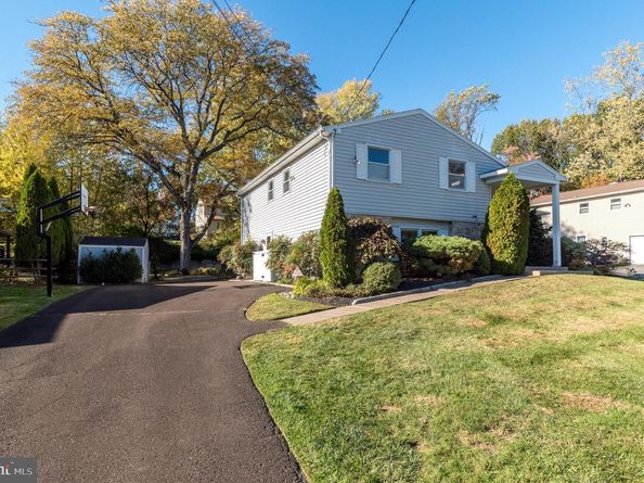1212 Duncan Drive, Dresher PA 19025
