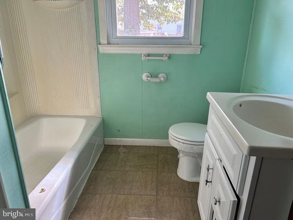 2506 State Road, Croydon PA 19021