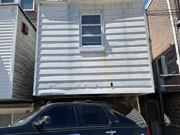 5823 Akron Street, Philadelphia PA 19149
