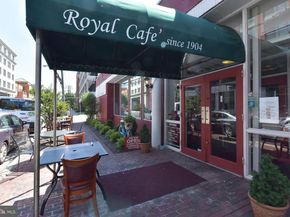 625 Slaters Lane 401, Alexandria VA 22314