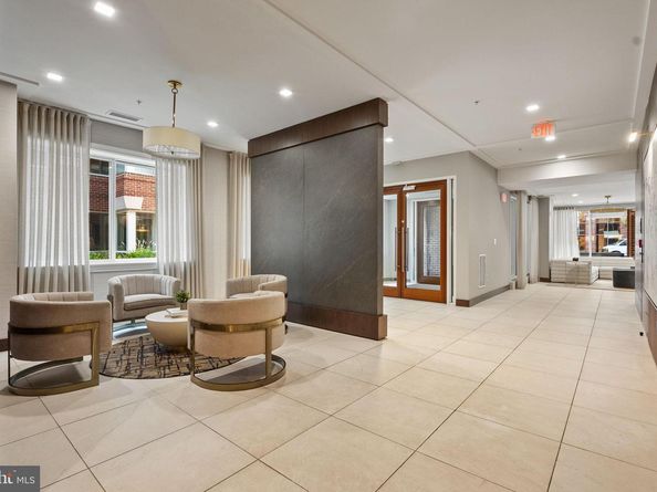 625 Slaters Lane 401, Alexandria VA 22314