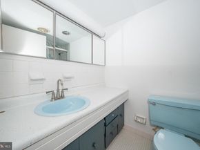1919 Chestnut Street 904, Philadelphia PA 19103