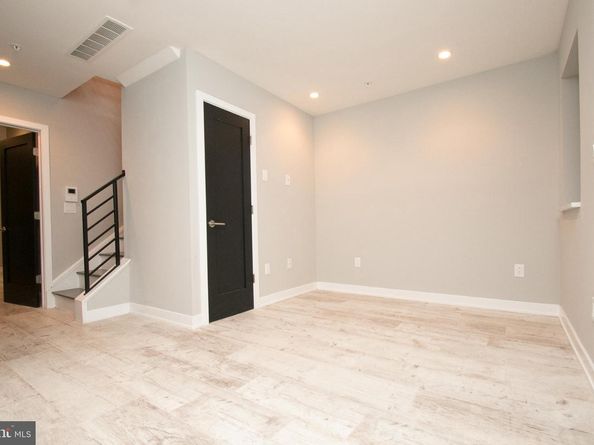 755 N Capitol Street, Philadelphia PA 19130