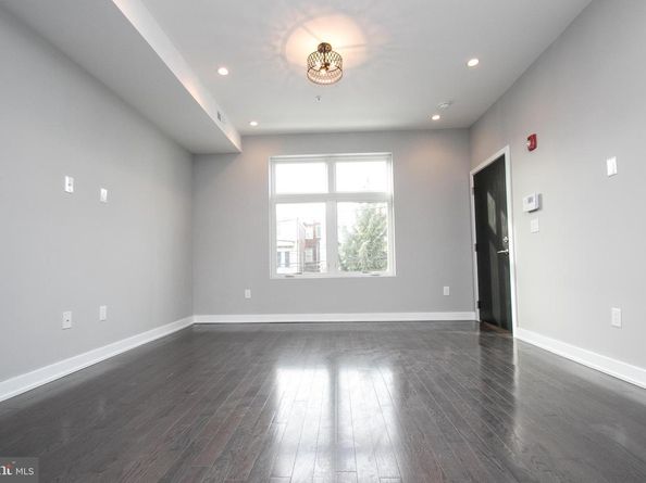 755 N Capitol Street, Philadelphia PA 19130