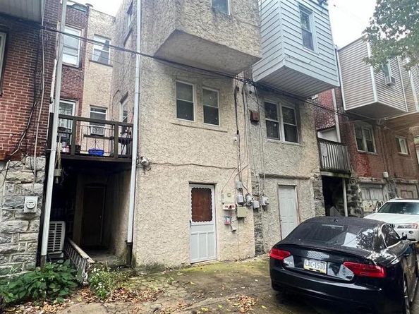 5821 Warrington Avenue, Philadelphia PA 19143