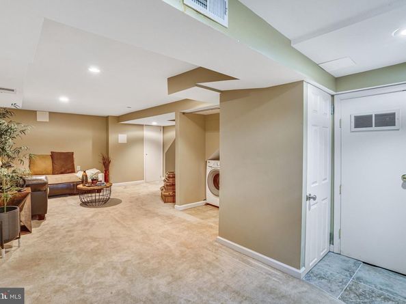 523 Duncan Avenue, Alexandria VA 22301