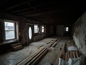 5700 W Oxford Street, Philadelphia PA 19131