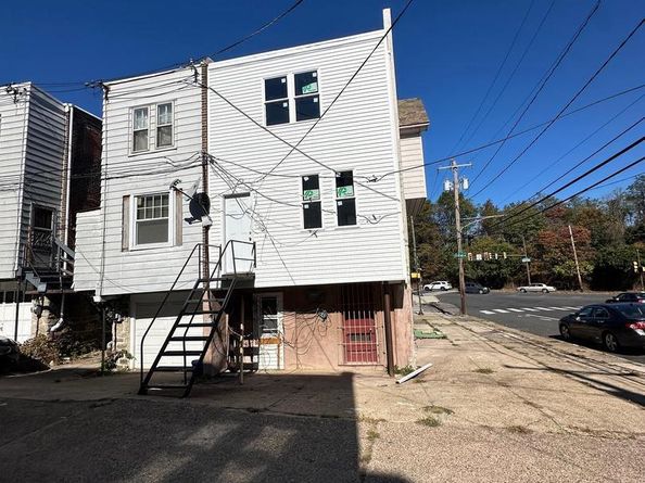 5700 W Oxford Street, Philadelphia PA 19131