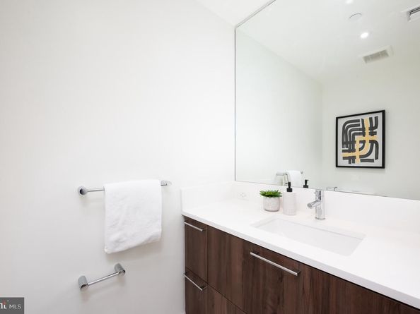 1650 Silver Hill Drive 1202, Mclean VA 22102