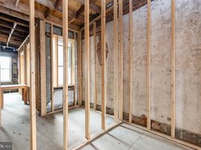 2068 W Glenwood Avenue, Philadelphia PA 19132