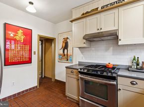 2420 Pine Street, Philadelphia PA 19103