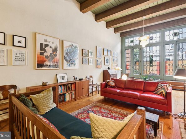 2420 Pine Street, Philadelphia PA 19103