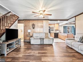 58 Nearwood Lane, Levittown PA 19054