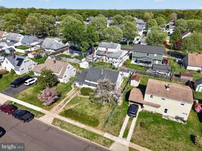 58 Nearwood Lane, Levittown PA 19054