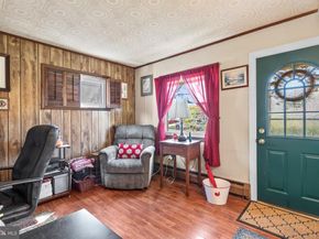 58 Nearwood Lane, Levittown PA 19054