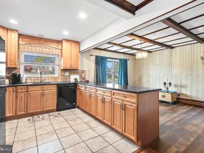 58 Nearwood Lane, Levittown PA 19054