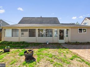 58 Nearwood Lane, Levittown PA 19054
