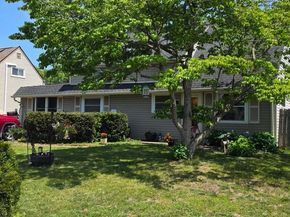58 Nearwood Lane, Levittown PA 19054