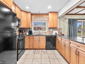 58 Nearwood Lane, Levittown PA 19054