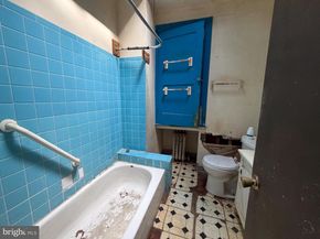 5912 Locust Street, Philadelphia PA 19139