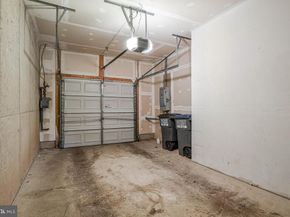 8045 Gatehouse Road 17, Falls Church VA 22042