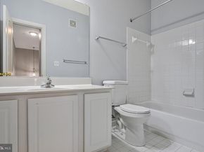 8045 Gatehouse Road 17, Falls Church VA 22042