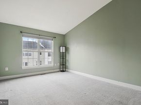 8045 Gatehouse Road 17, Falls Church VA 22042