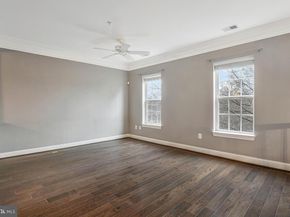 8045 Gatehouse Road 17, Falls Church VA 22042